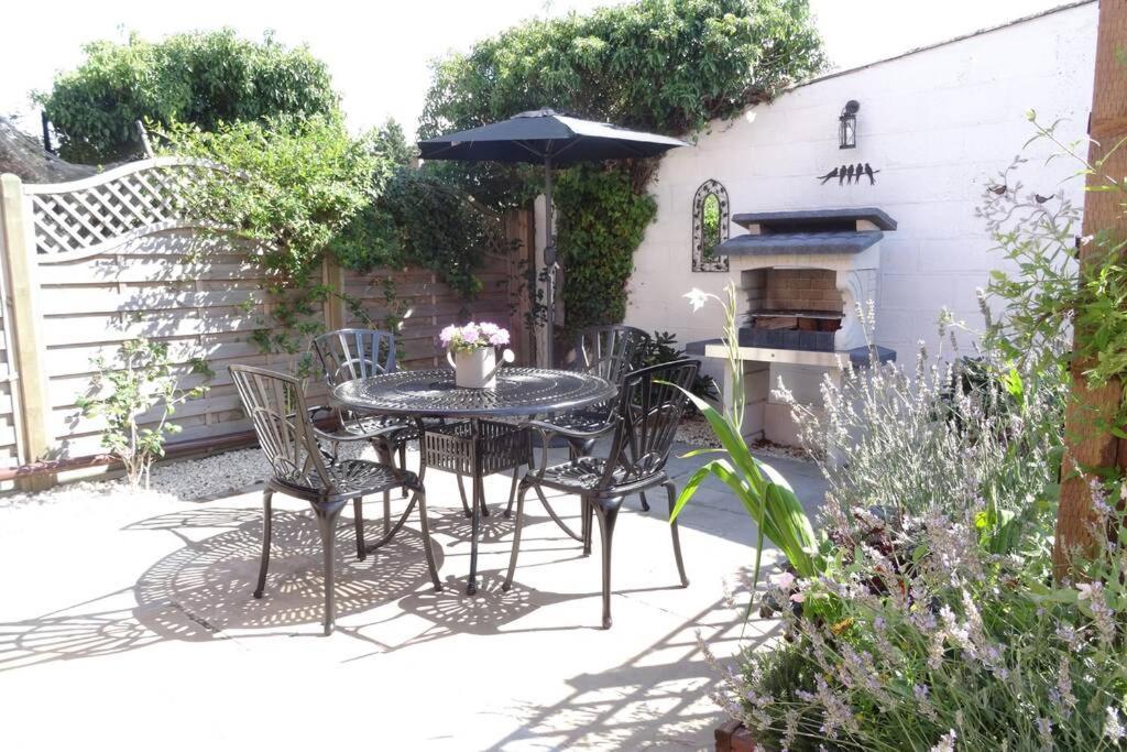 Lowlands Cottage Beccles Extérieur photo