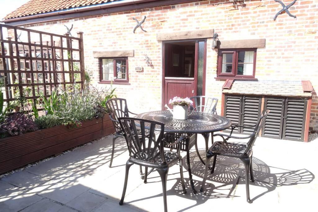 Lowlands Cottage Beccles Extérieur photo